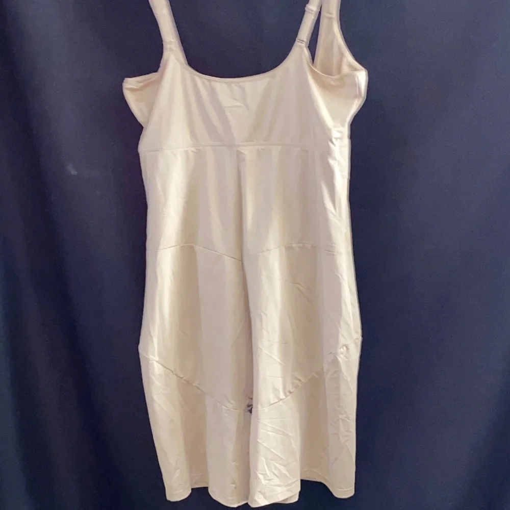 CACIQUE WO Plus size‎ 18/20 BEIGE SHAPEWEAR GOOD CLEAN CONDITION - Picture 8 of 9